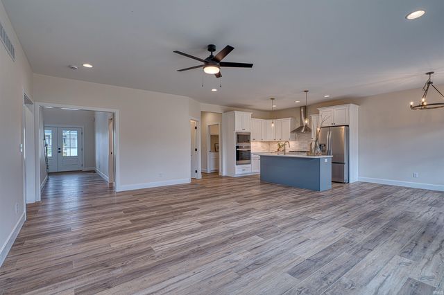 19115 Braeburn Drive, Evansville, IN 47725