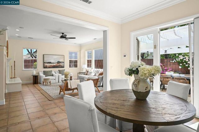 950 Maplegate Ct, Concord, CA 94521