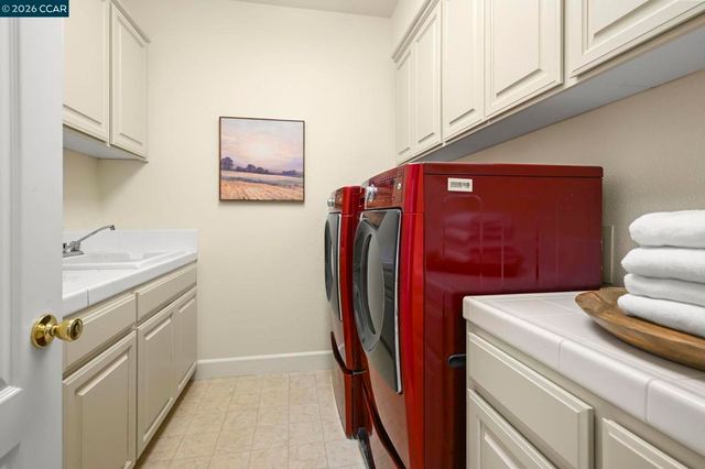 950 Maplegate Ct, Concord, CA 94521
