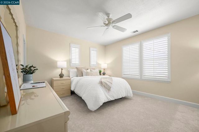 950 Maplegate Ct, Concord, CA 94521