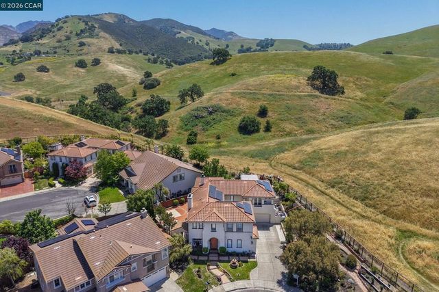 950 Maplegate Ct, Concord, CA 94521