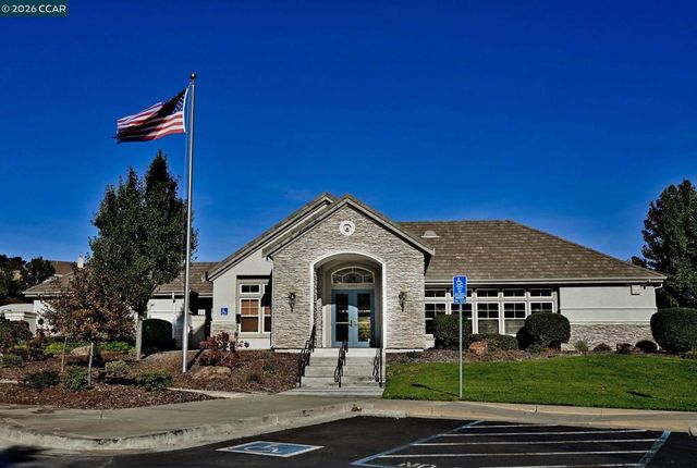 950 Maplegate Ct, Concord, CA 94521