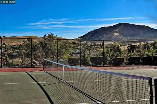 950 Maplegate Ct, Concord, CA 94521