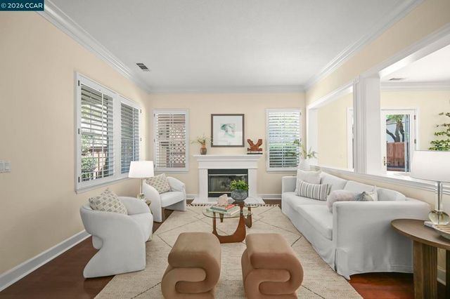 950 Maplegate Ct, Concord, CA 94521