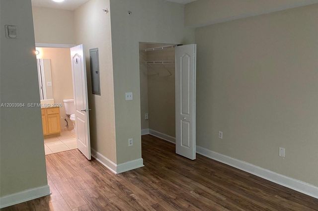 6001 SW 70th St 342, South Miami, FL 33143