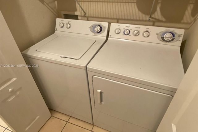 6001 SW 70th St 342, South Miami, FL 33143