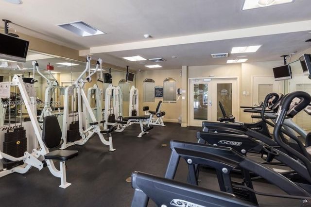 6001 SW 70th St 342, South Miami, FL 33143