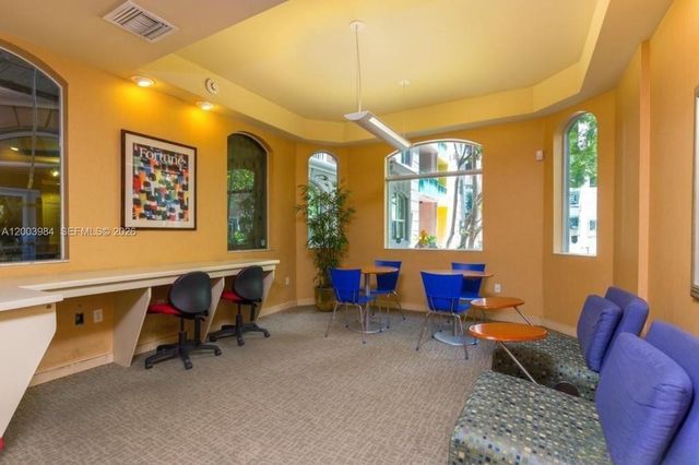 6001 SW 70th St 342, South Miami, FL 33143