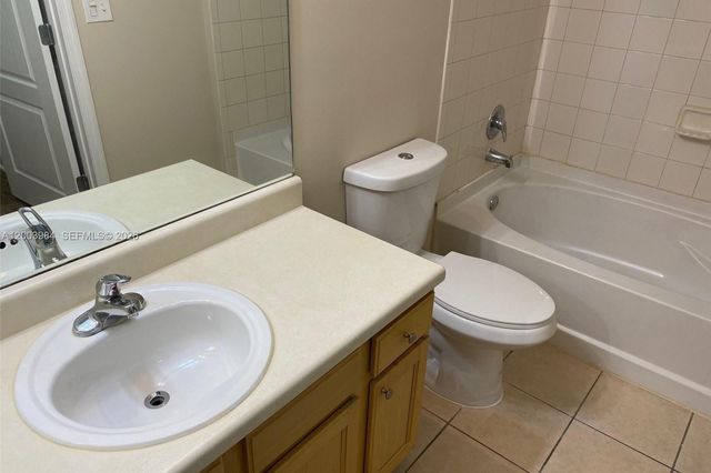 6001 SW 70th St 342, South Miami, FL 33143