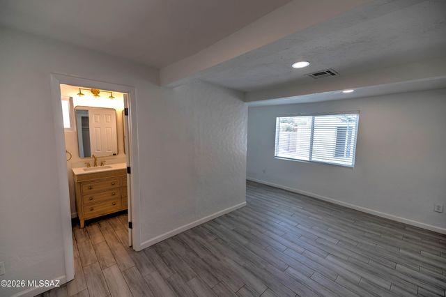 1801 E Waverly Street, Tucson, AZ 85719