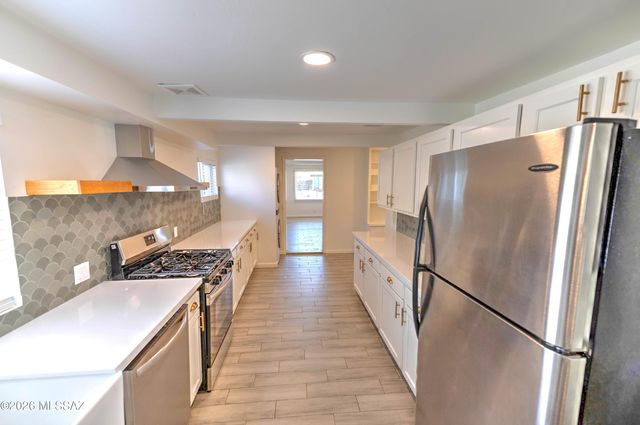 1801 E Waverly Street, Tucson, AZ 85719