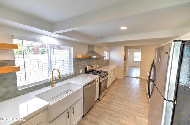 1801 E Waverly Street, Tucson, AZ 85719