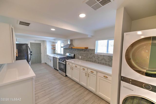 1801 E Waverly Street, Tucson, AZ 85719