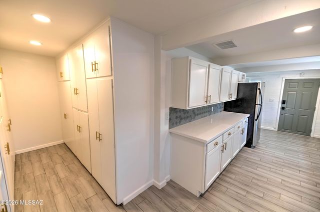 1801 E Waverly Street, Tucson, AZ 85719