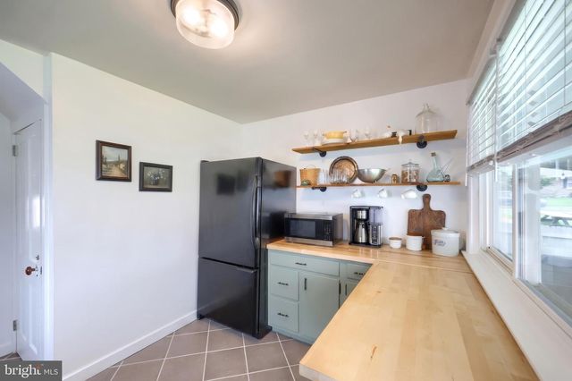 103 NURSERY LN, Lancaster, PA 17603