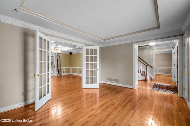 9104 Linn Station Rd, Louisville, KY 40222