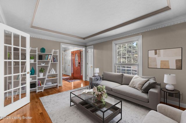 9104 Linn Station Rd, Louisville, KY 40222