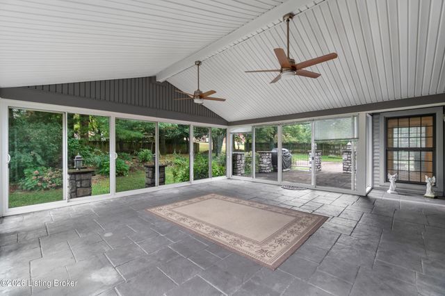 9104 Linn Station Rd, Louisville, KY 40222