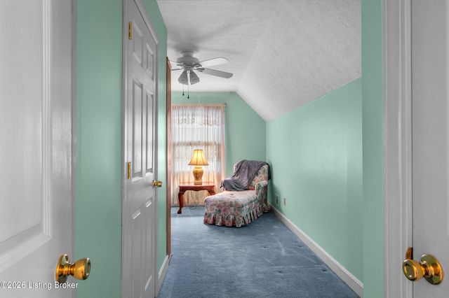 9104 Linn Station Rd, Louisville, KY 40222