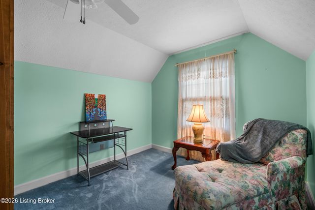 9104 Linn Station Rd, Louisville, KY 40222