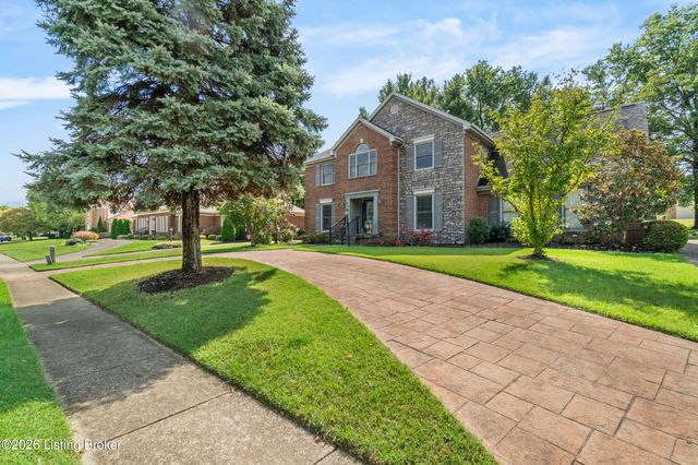 9104 Linn Station Rd, Louisville, KY 40222