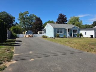 11 Brigham Rd, South Hadley, MA 01075