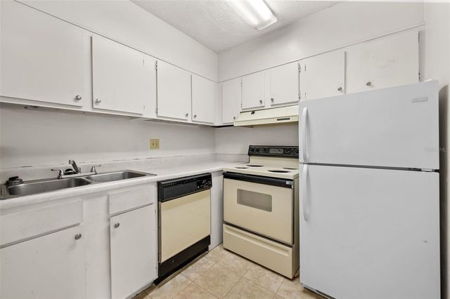 6519 W NEWBERRY ROAD 1111, Gainesville, FL 32605