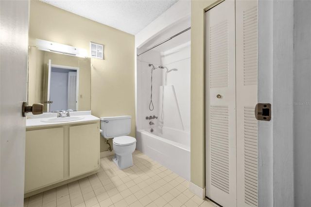 6519 W NEWBERRY ROAD 1111, Gainesville, FL 32605