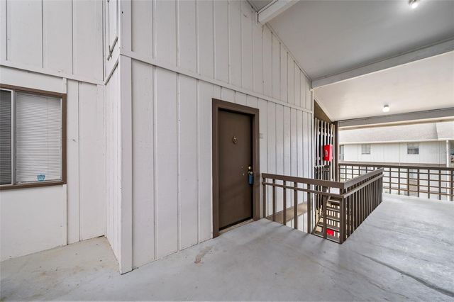 6519 W NEWBERRY ROAD 1111, Gainesville, FL 32605
