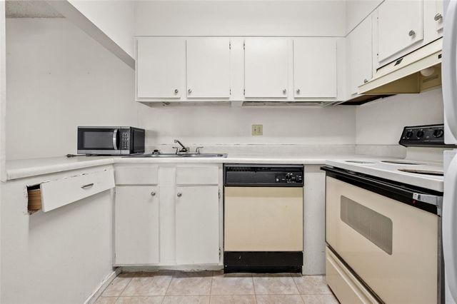 6519 W NEWBERRY ROAD 1111, Gainesville, FL 32605