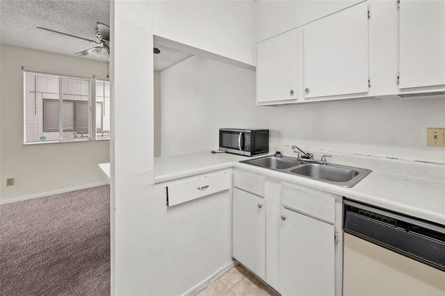 6519 W NEWBERRY ROAD 1111, Gainesville, FL 32605