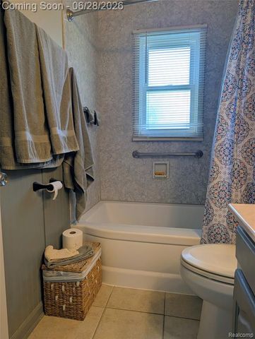 4456 E Coldwater Road, Flint, MI 48506