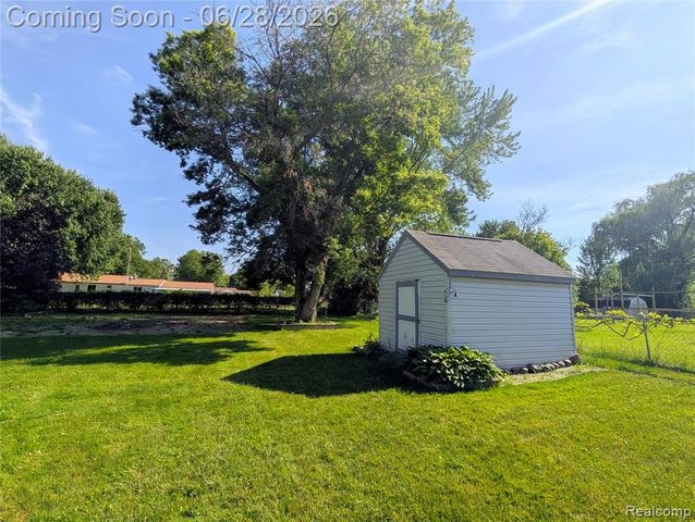 4456 E Coldwater Road, Flint, MI 48506