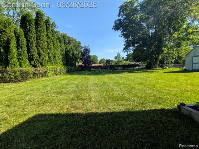 4456 E Coldwater Road, Flint, MI 48506