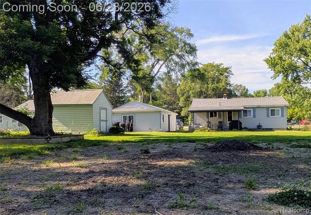 4456 E Coldwater Road, Flint, MI 48506