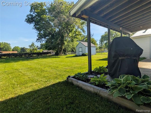 4456 E Coldwater Road, Flint, MI 48506