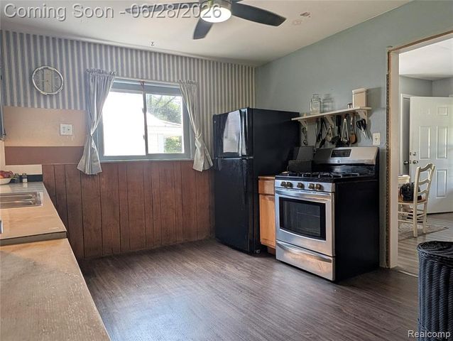 4456 E Coldwater Road, Flint, MI 48506