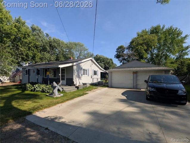 4456 E Coldwater Road, Flint, MI 48506