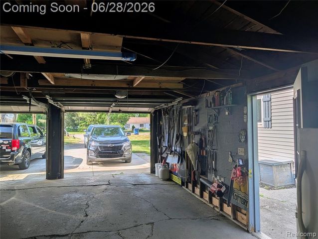 4456 E Coldwater Road, Flint, MI 48506