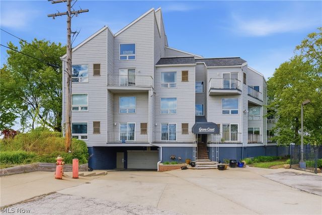 1900 Grove Court 112, Cleveland, OH 44113