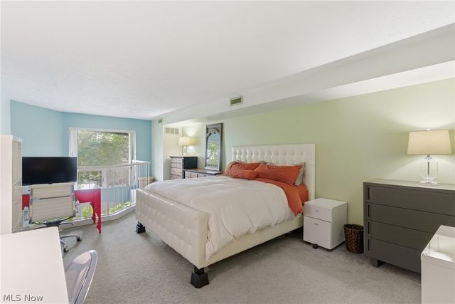 1900 Grove Court 112, Cleveland, OH 44113