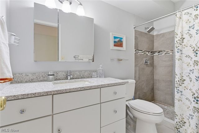 1900 Grove Court 112, Cleveland, OH 44113