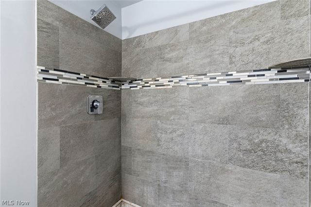 1900 Grove Court 112, Cleveland, OH 44113