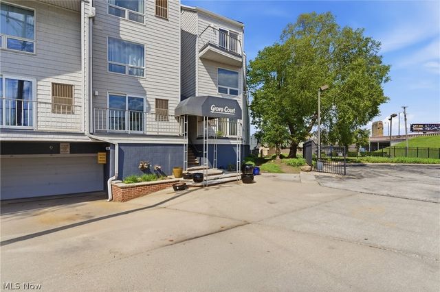 1900 Grove Court 112, Cleveland, OH 44113