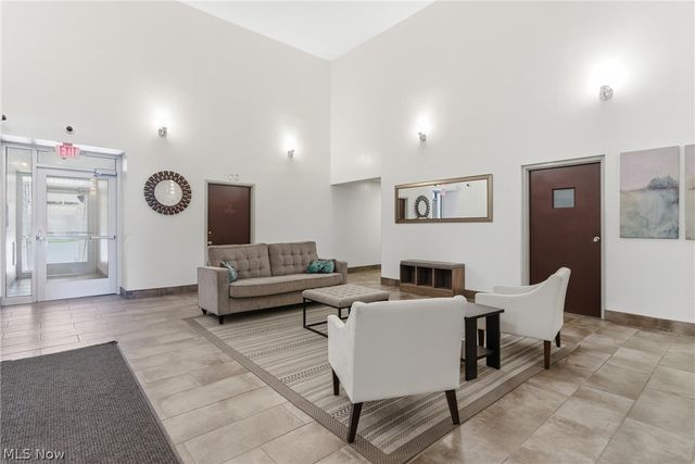 1900 Grove Court 112, Cleveland, OH 44113