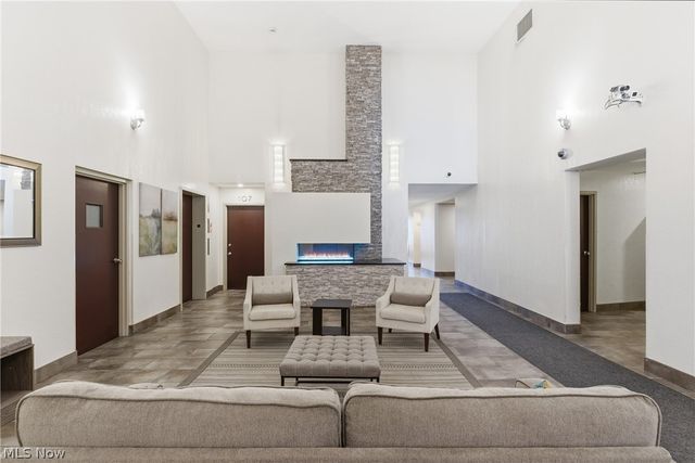 1900 Grove Court 112, Cleveland, OH 44113