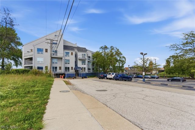 1900 Grove Court 112, Cleveland, OH 44113