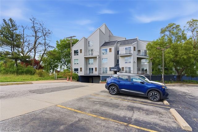 1900 Grove Court 112, Cleveland, OH 44113