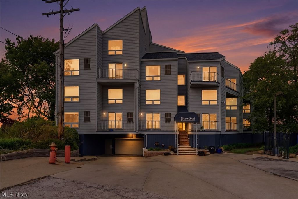 1900 Grove Court 112, Cleveland, OH 44113