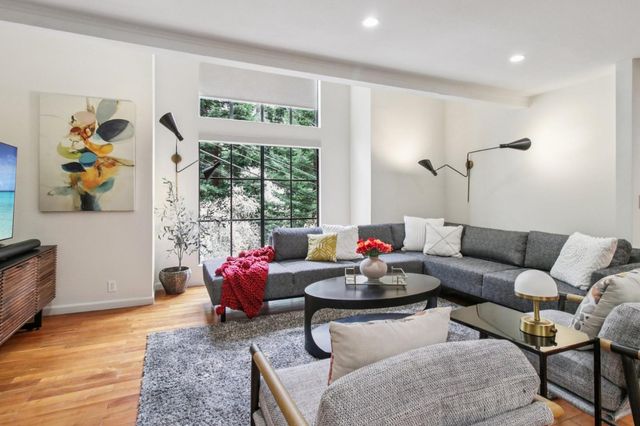 6875 The Turn, Oakland, CA 94611